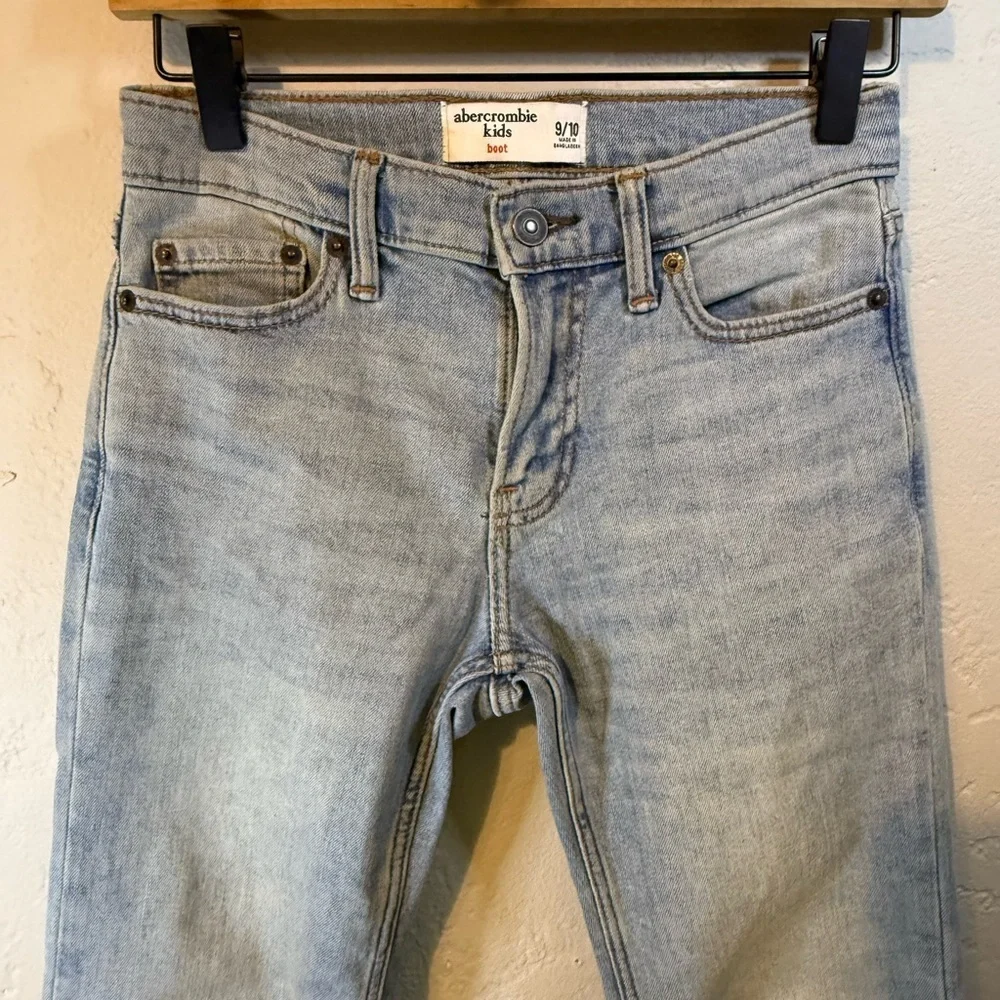 Abercrombie Kids Light Blue Boot Cut Denim jeans Size 9/10